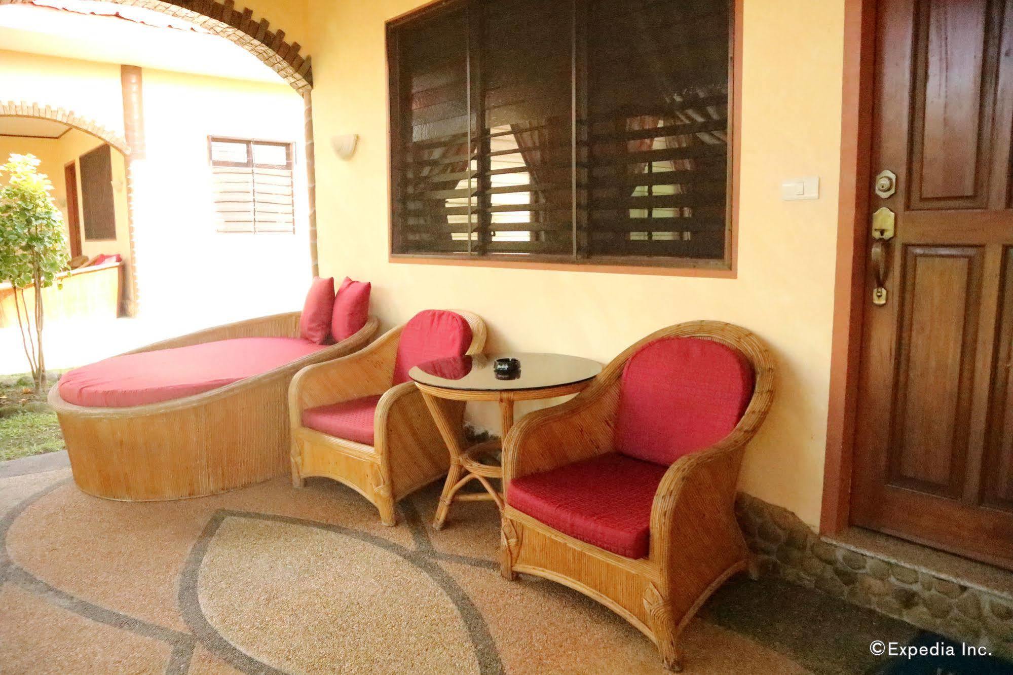 Aqua-Landia Resort Dauin Exterior photo